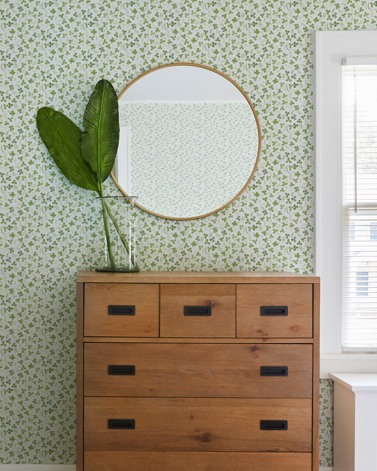 Clovers Wallpaper in Green