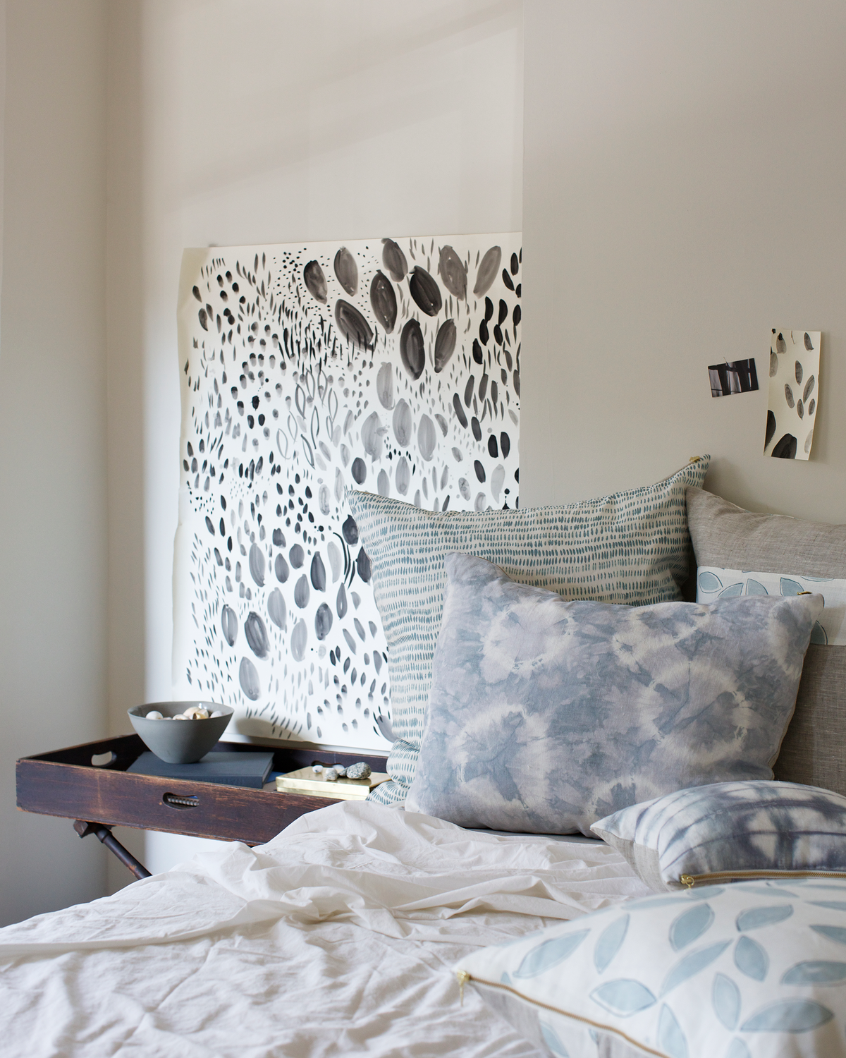 Blooms Wallpaper in Navy