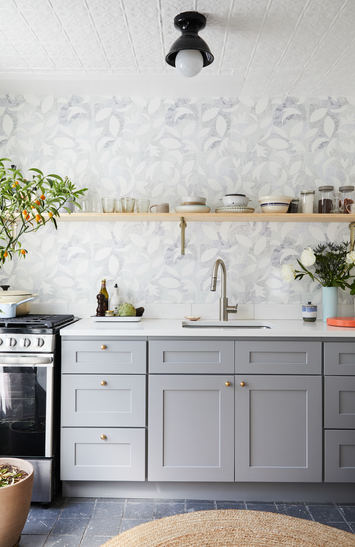 Dotted Leaves Wallpaper in Gray-Lilac