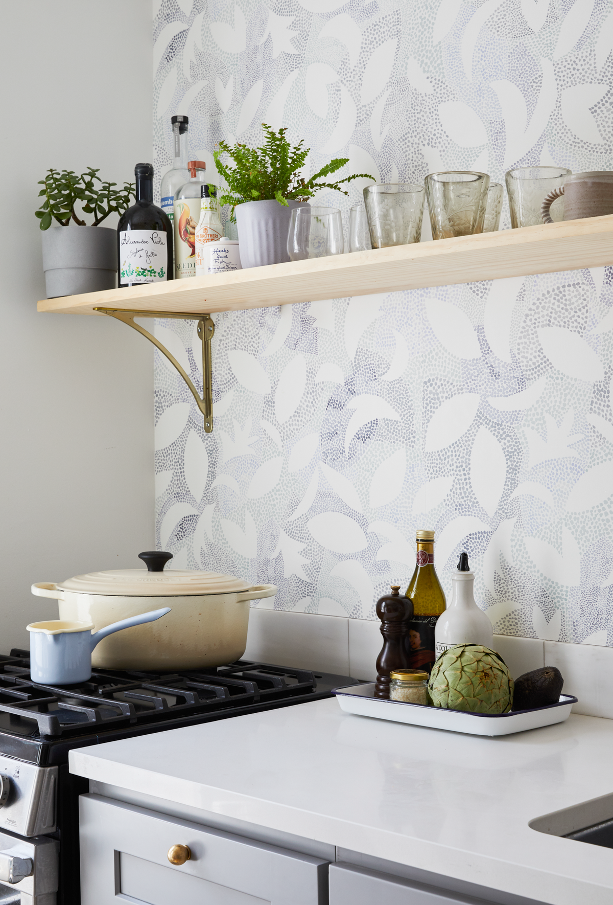 Dotted Leaves Wallpaper in Gray-Lilac