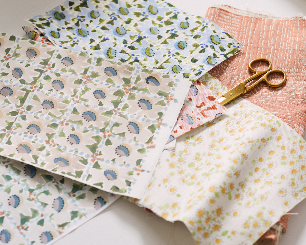 Floral Trellis Wallpaper in Blue/Green