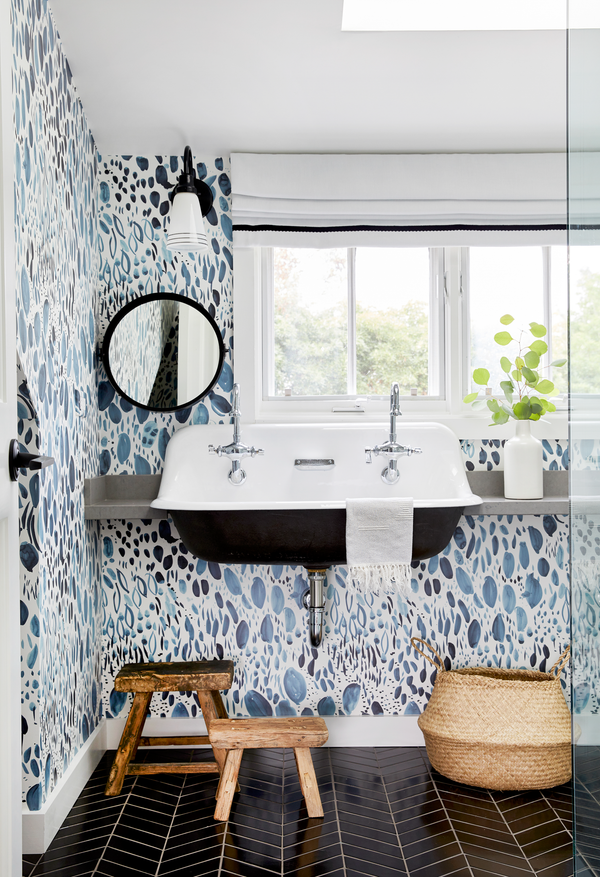 Blooms Wallpaper in Navy