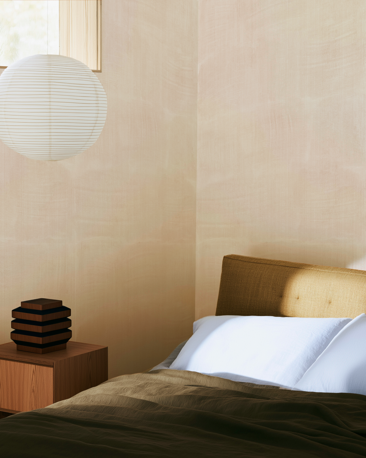 Aurora Wallpaper in White Peach