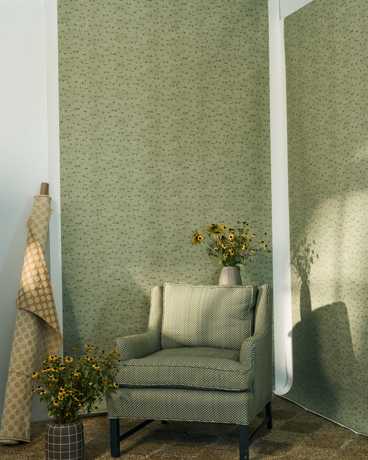 Grass Wallpaper in Green/Ochre