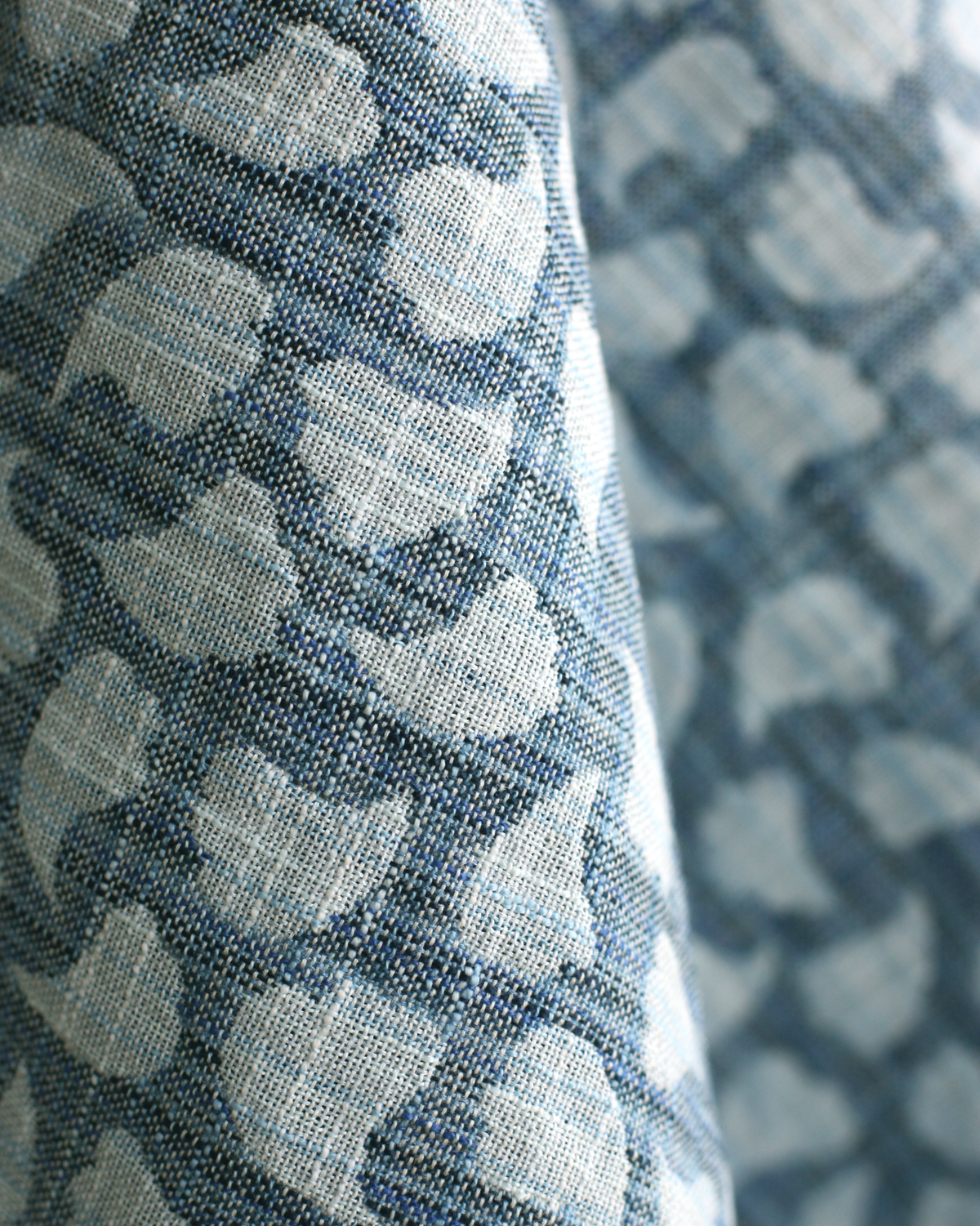 Bubbly Leaves Fabric in Blues