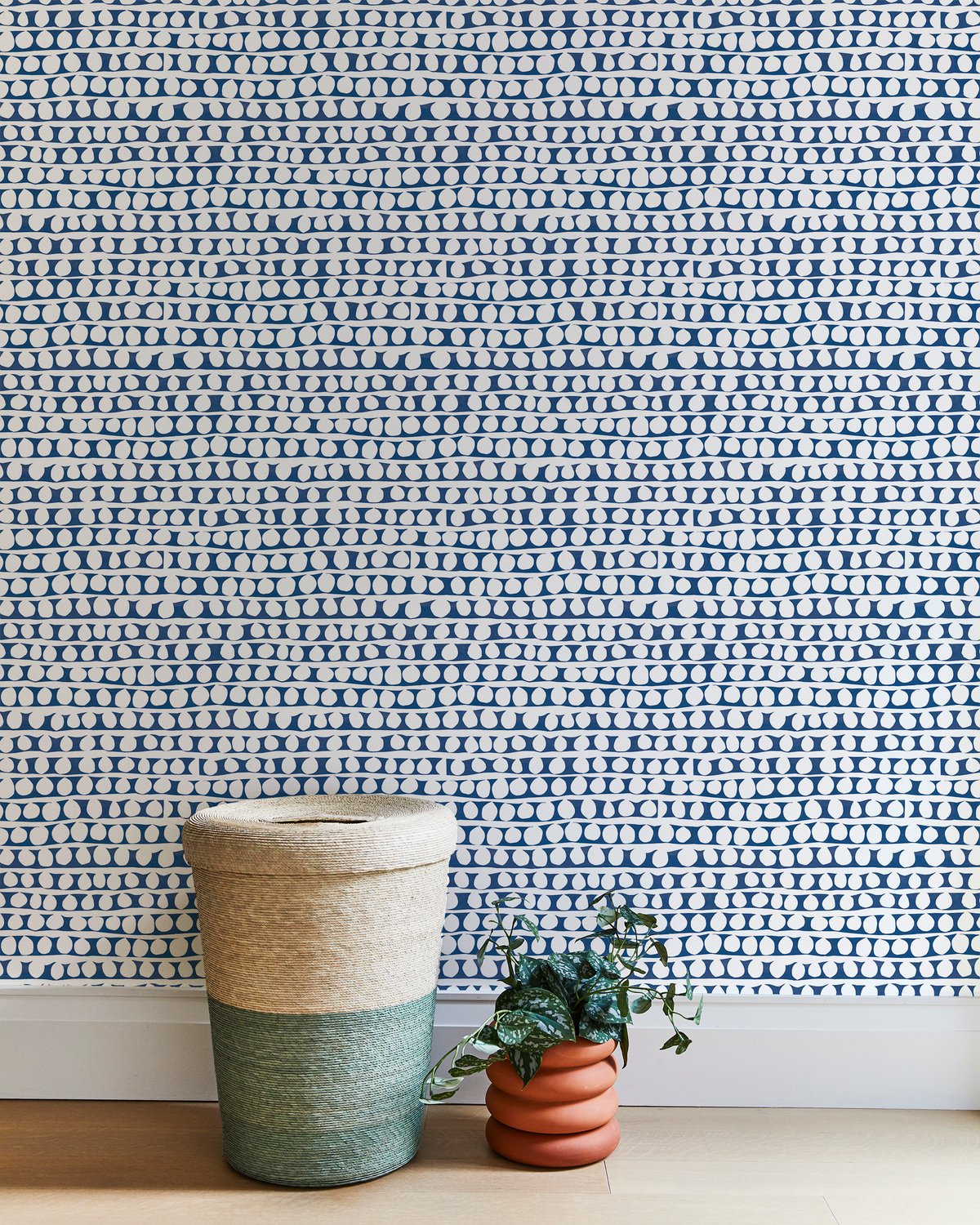 Circle Stripe Wallpaper in Navy