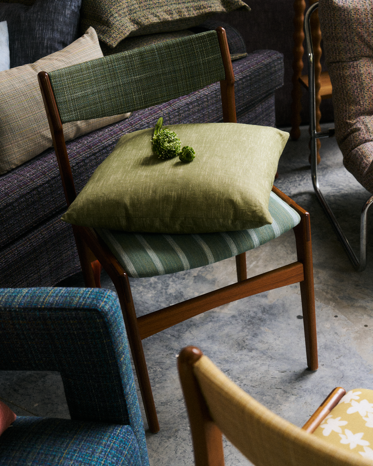 Alder Pillow in Kelp Green