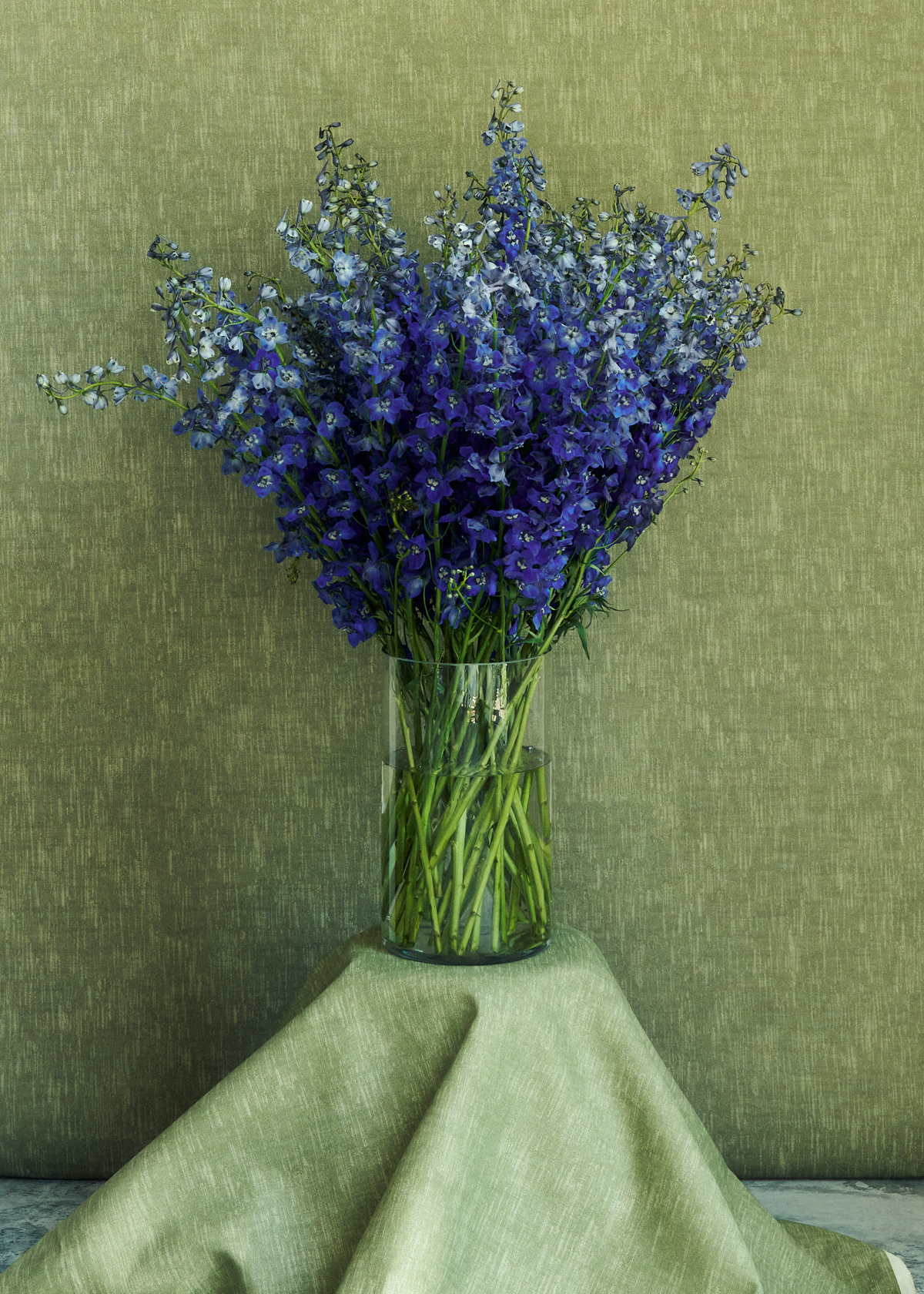 Alder Wallpaper in Kelp Green