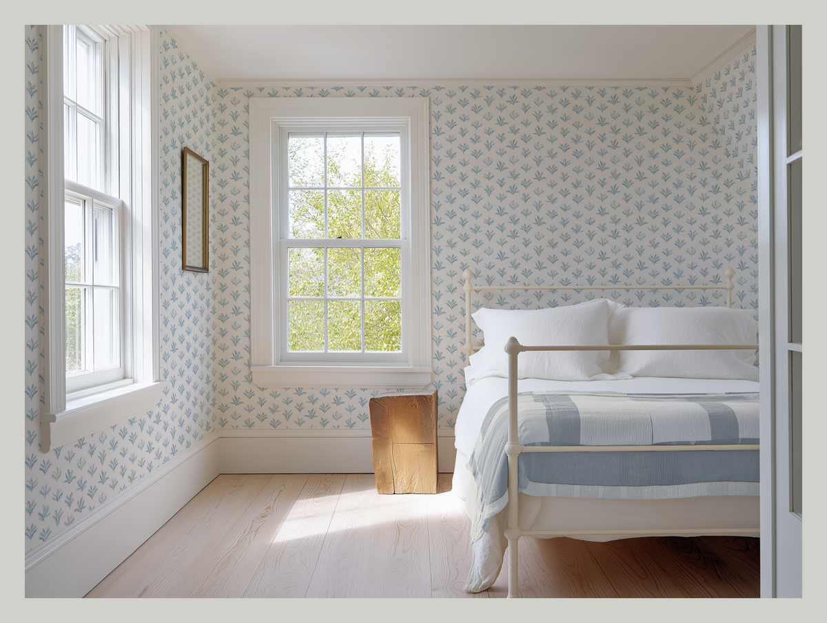 Little Palm Wallpaper in Light Blue