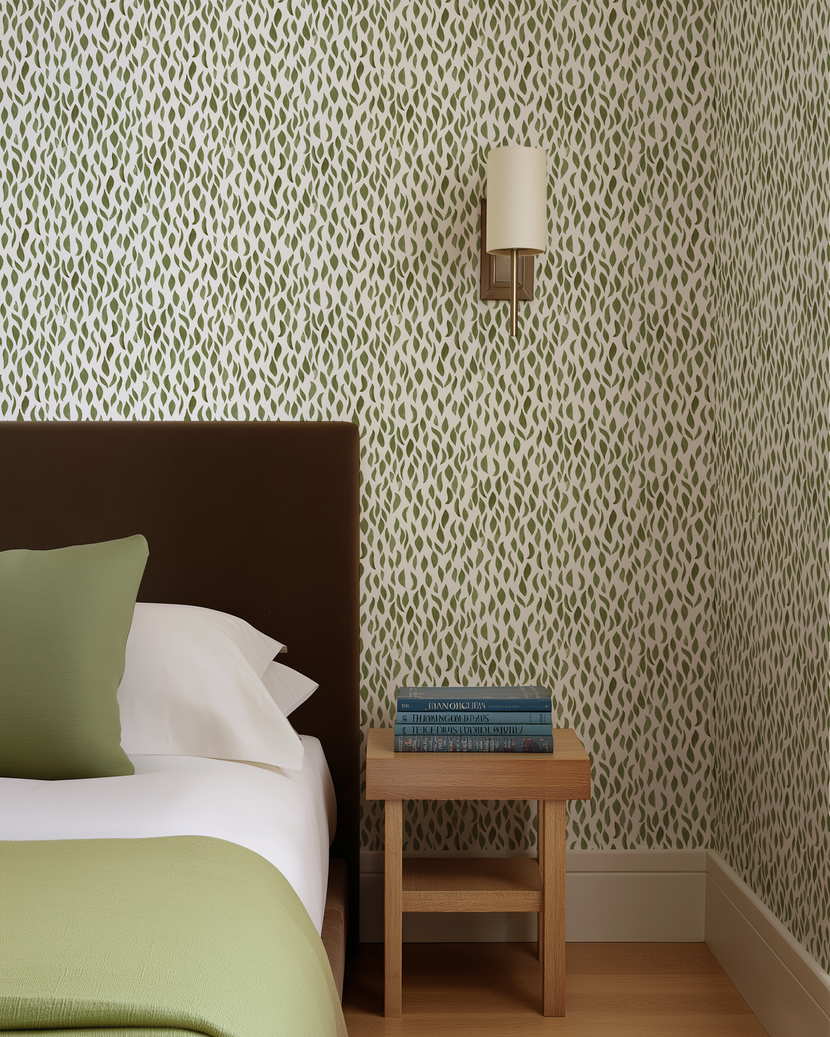 Petals Small Wallpaper in Dark Green