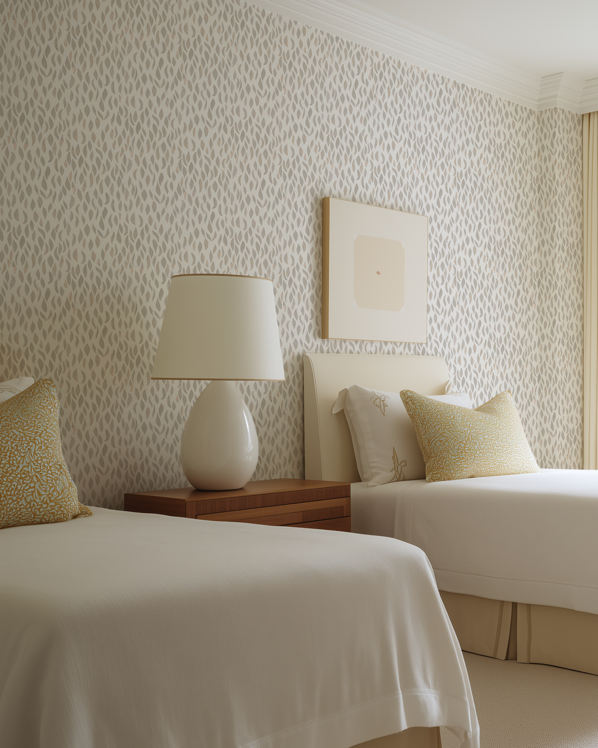 Petals Small Wallpaper in Taupe-Rose
