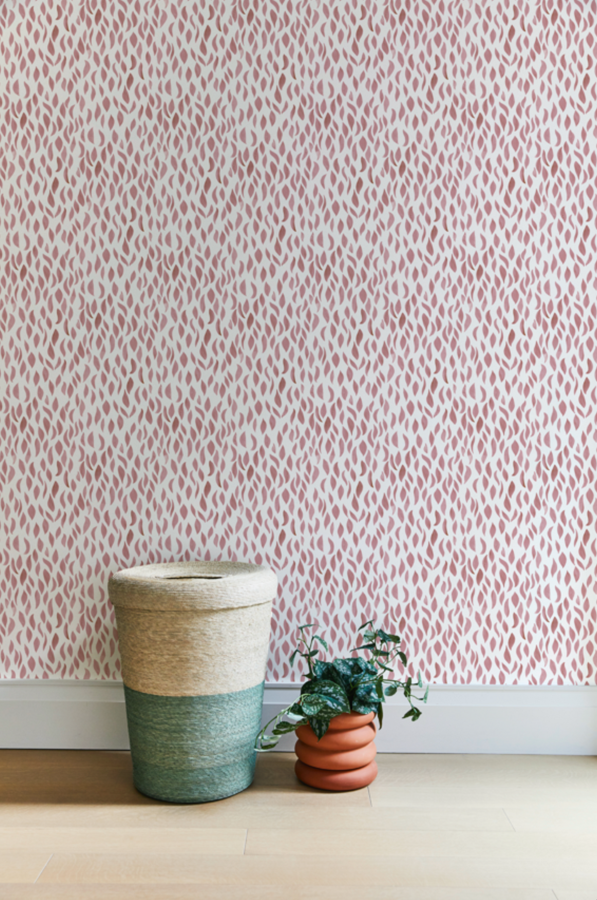 Petals Small Wallpaper in Rose