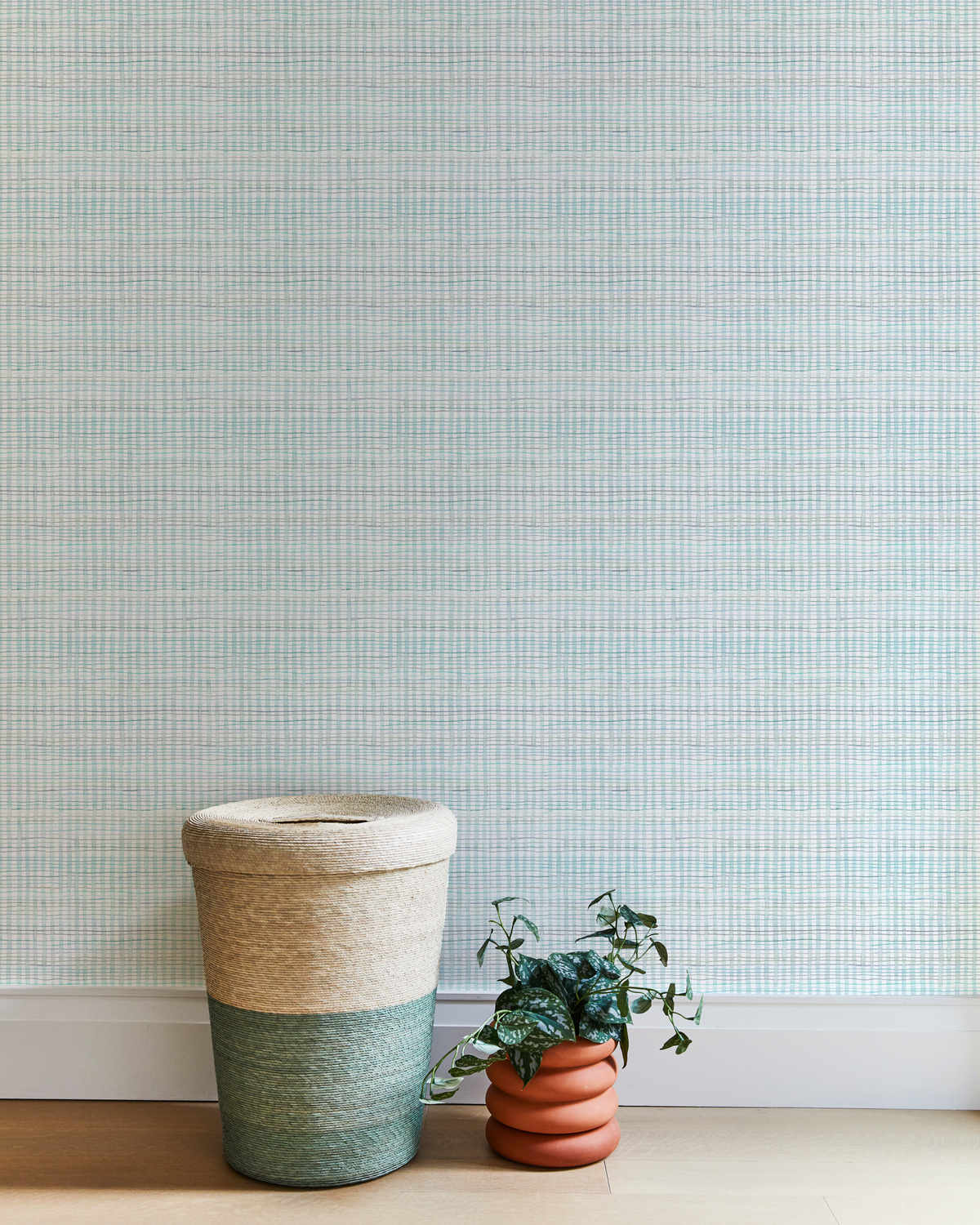 Picnic Wallpaper in Multi-Light Blue