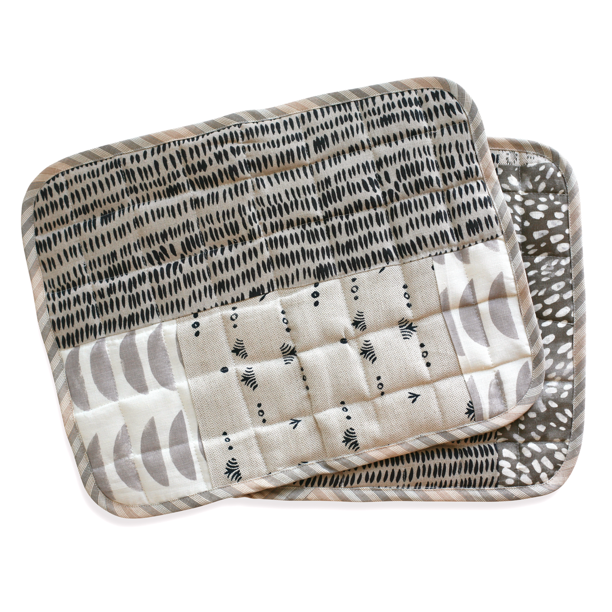 Quilted Placemats in Natural/Black