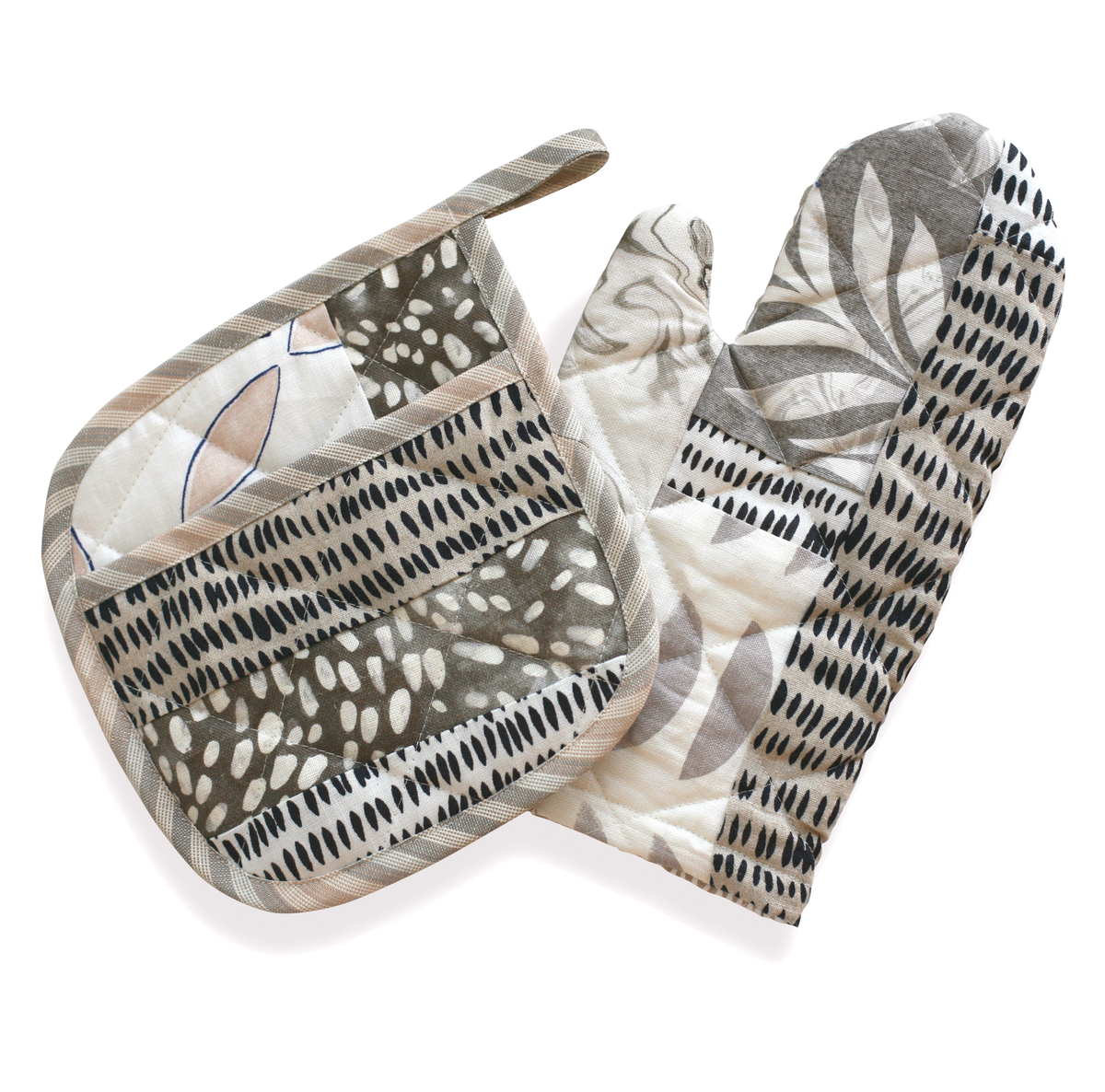 Oven Mitt + Potholder Set in Natural/Black