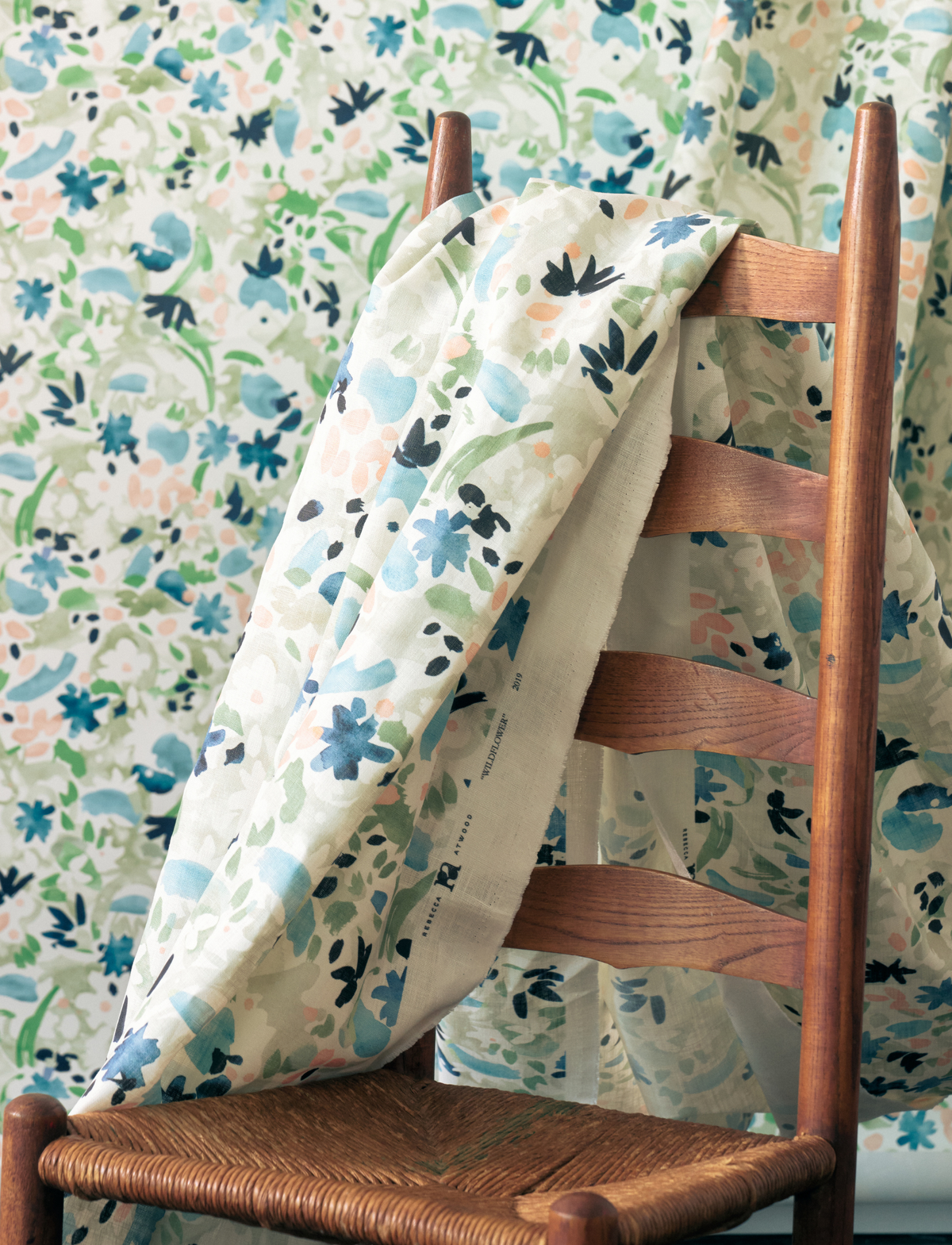Wildflower Wallpaper in Navy/Leaf
