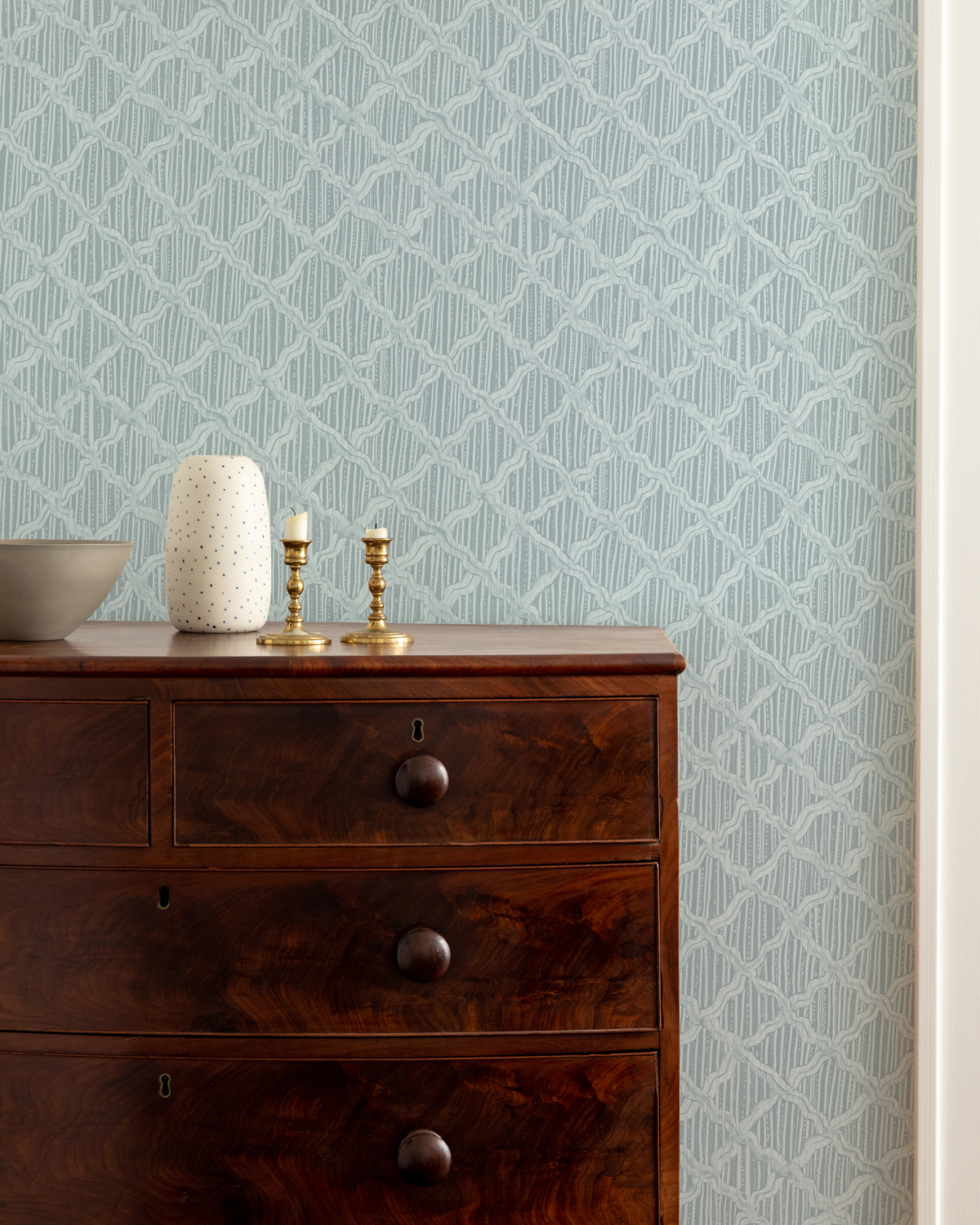Carved Ogee Wallpaper in Ice Blue