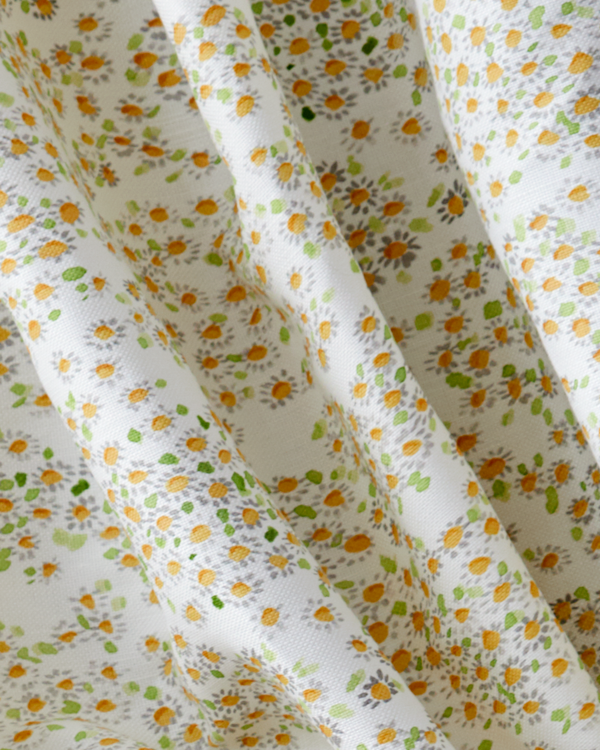 Small Daisy Fabric in Gray/Yellow