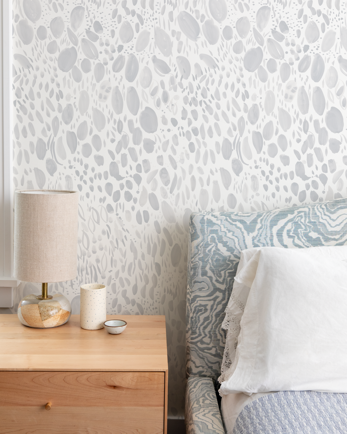 Blooms Wallpaper in Light Gray